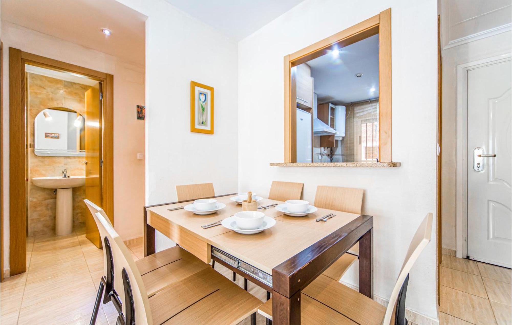 2 Bedroom Lovely Apartment In Oropesa Del Mar Ngoại thất bức ảnh